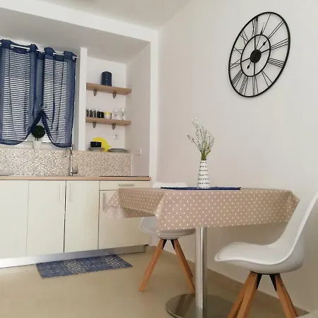 Kalelarga 4 Apartment *